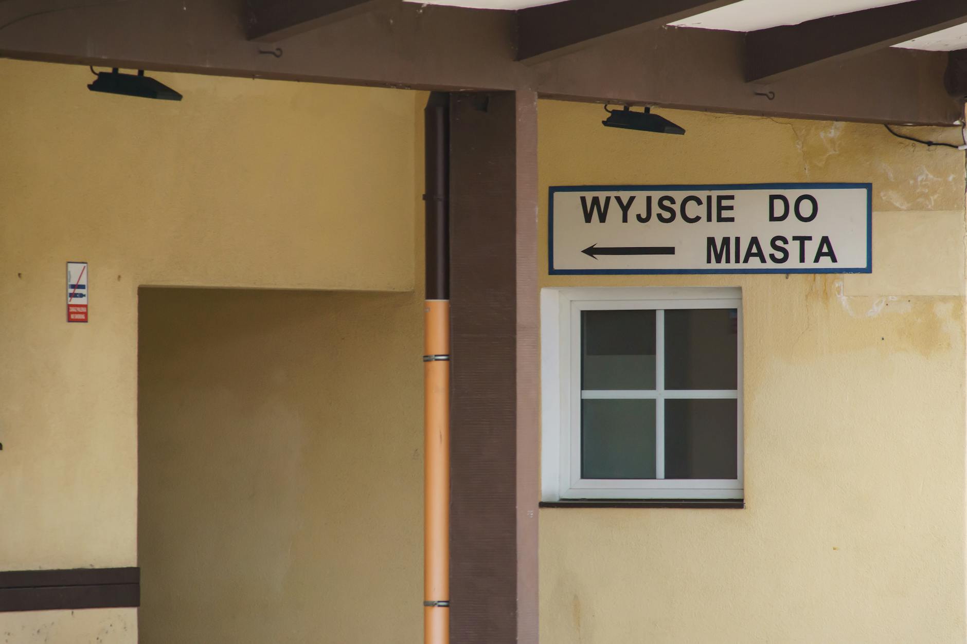 Budynek Urzędu Miasta Radzionków - symbol ogłoszeń burmistrza dotyczących rozwoju